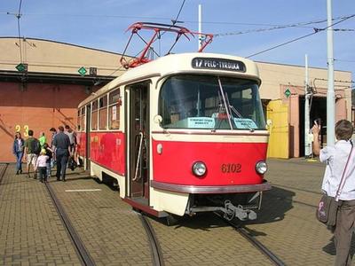 布拉格观光电车获得了红点设计大奖,它有一个复古外观